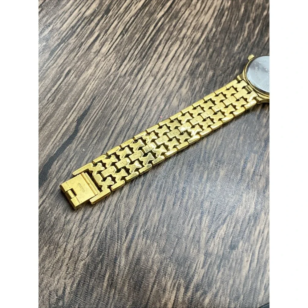 Regency Ladies gold-tone Watch Beautiful Band New Battery Working